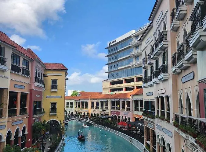Hotel The Venice, Luxury Residences Manila
